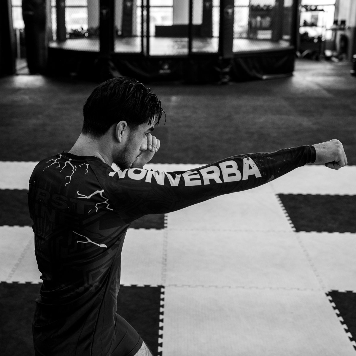 Rashguard Largo "Violence" - Imagen 7