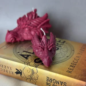 Dragón granate pequeño