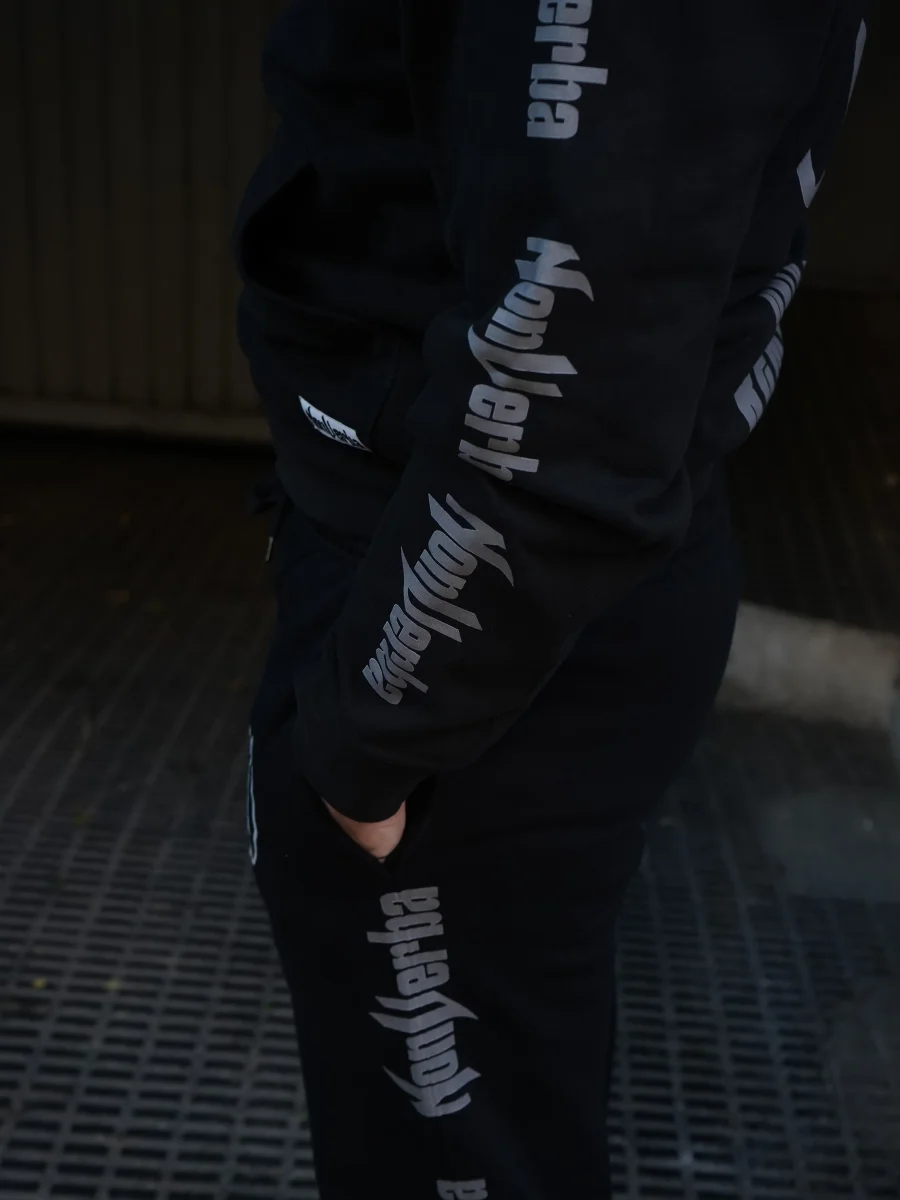 SUDADERA "STILLNESS" NEGRA - Imagen 5