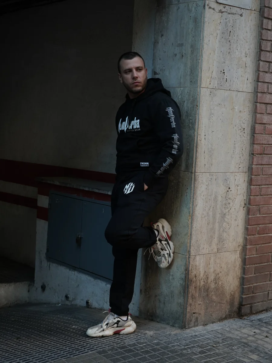 SUDADERA "STILLNESS" NEGRA - Imagen 3